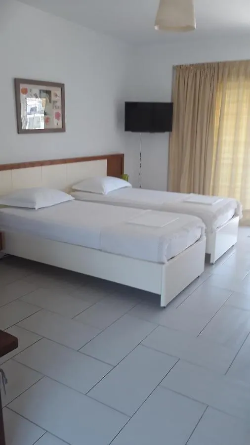 Menikos Apartments Himare