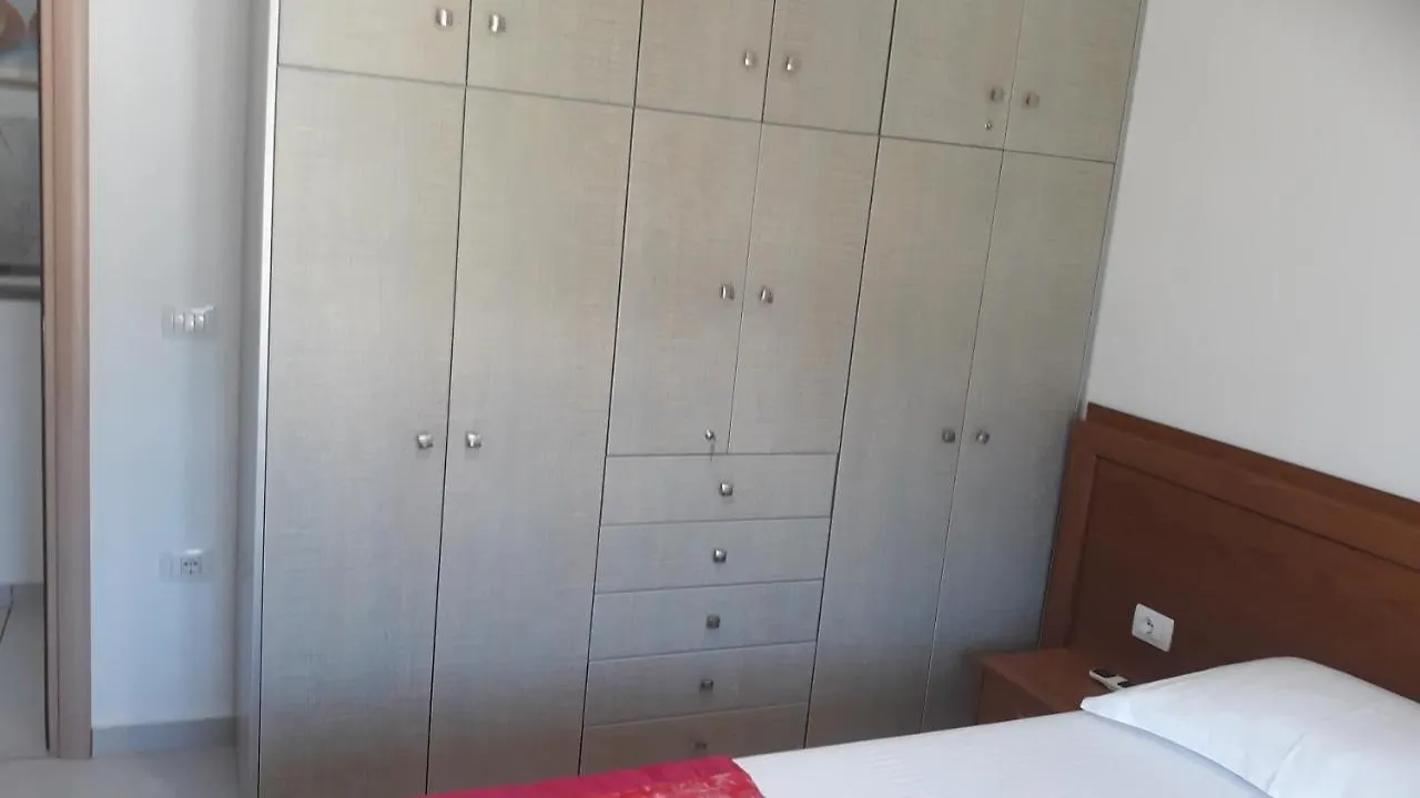 Menikos Apartments Himare