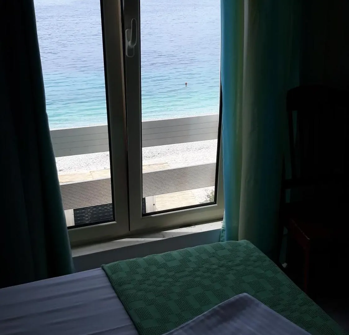 Menikos Apartments Himare