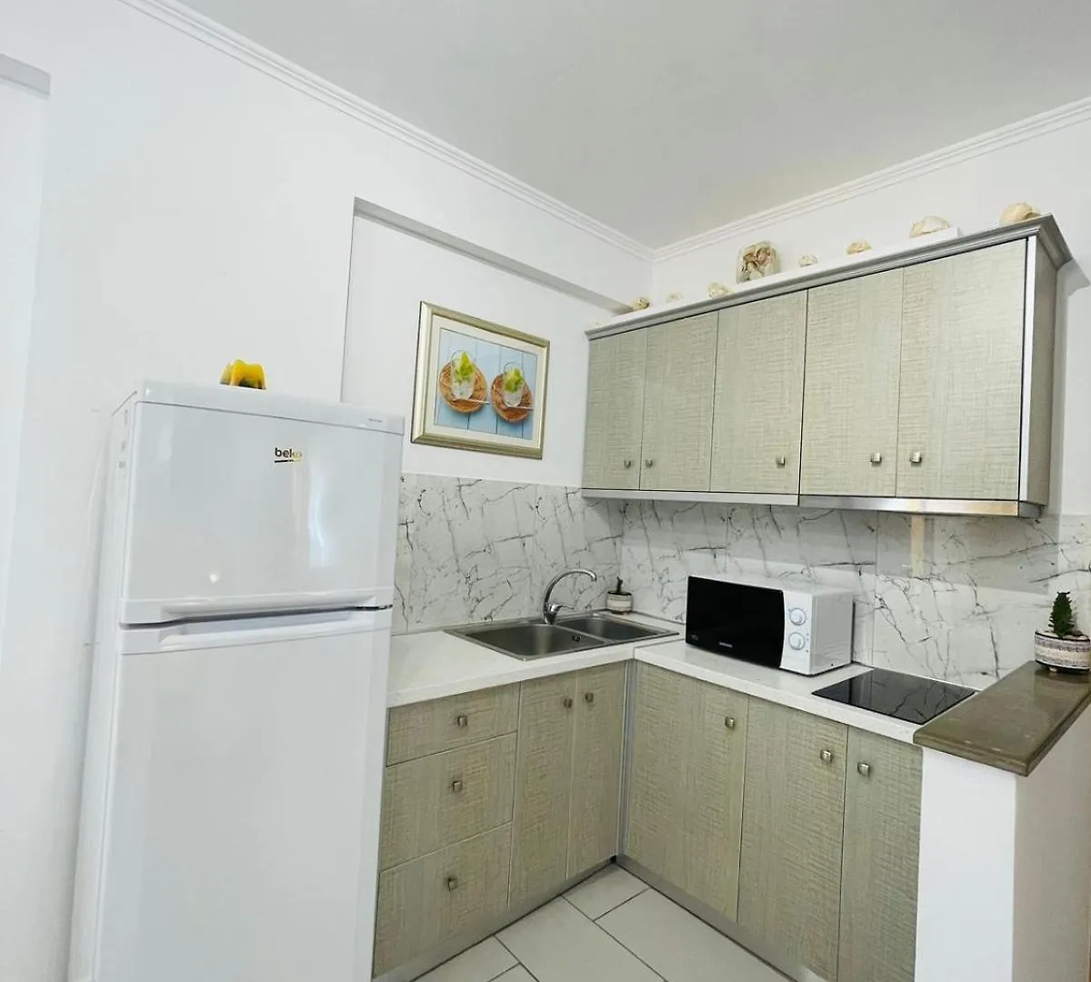 Menikos Apartments Himare Albania