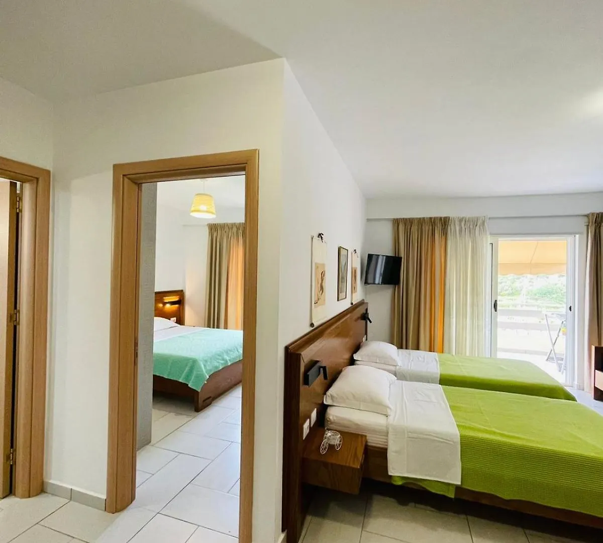 Menikos Apartments Himare