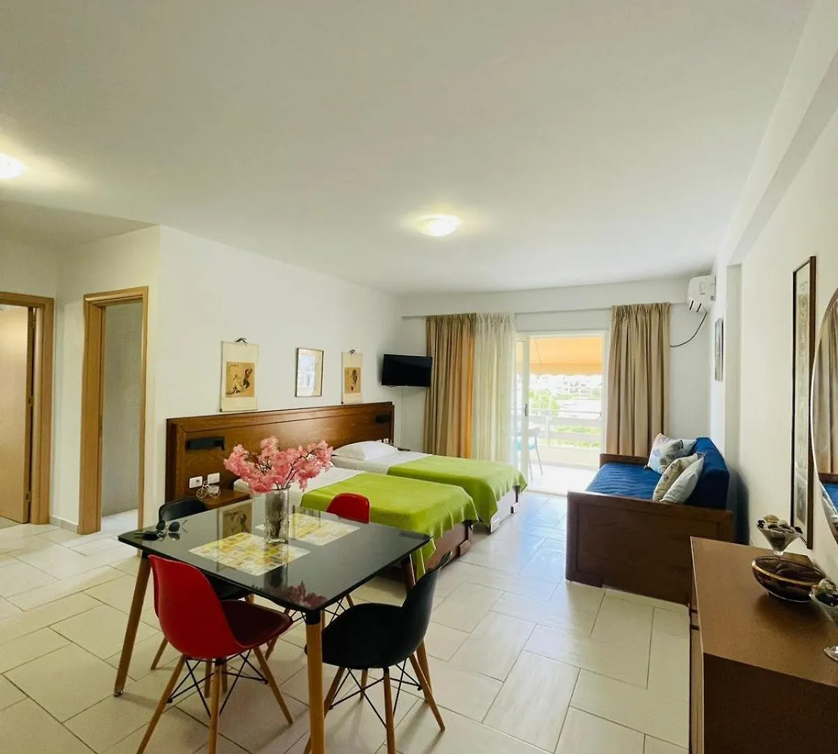 Menikos Apartments Himare Albania