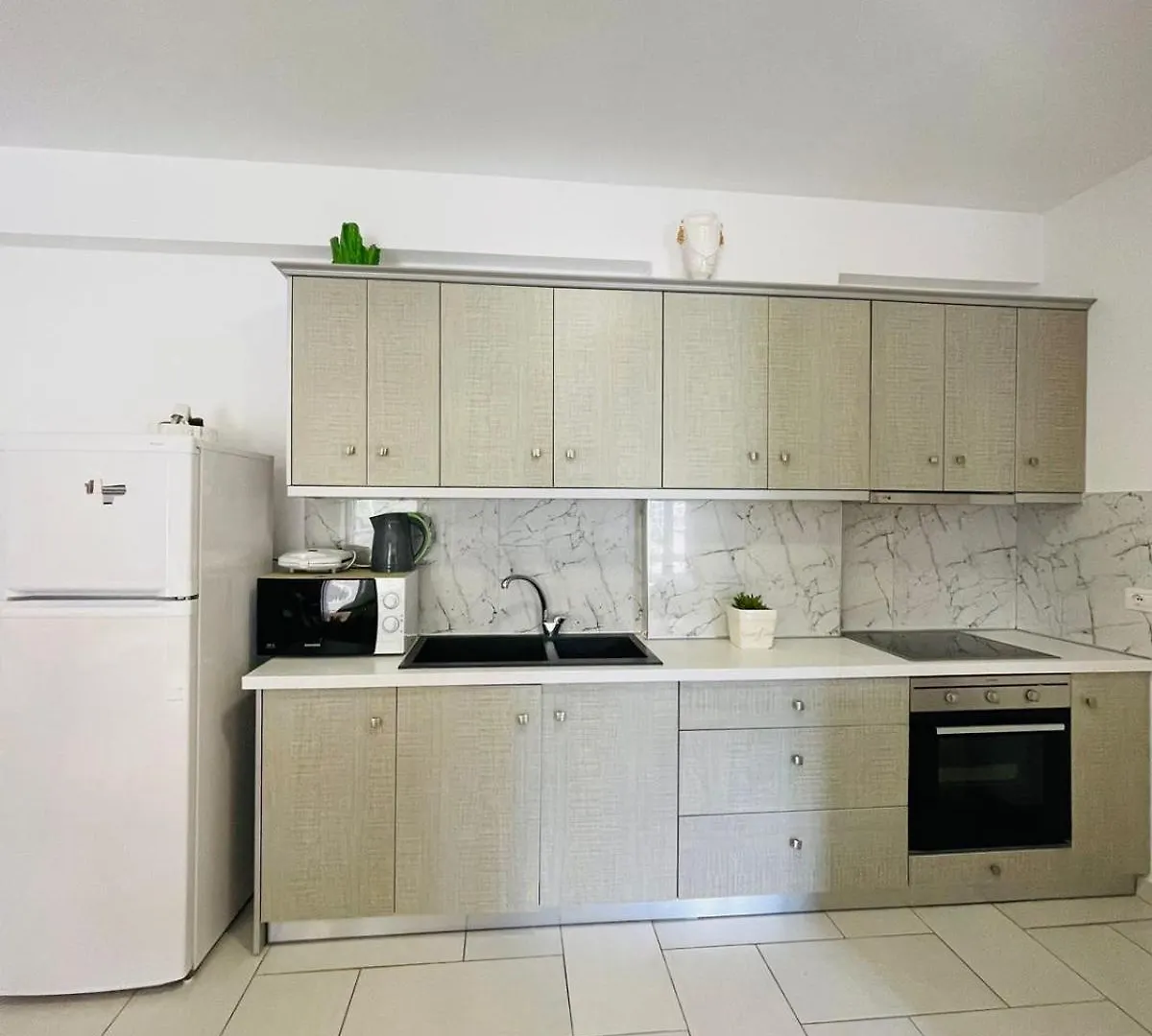 Menikos Apartments Himare Albania