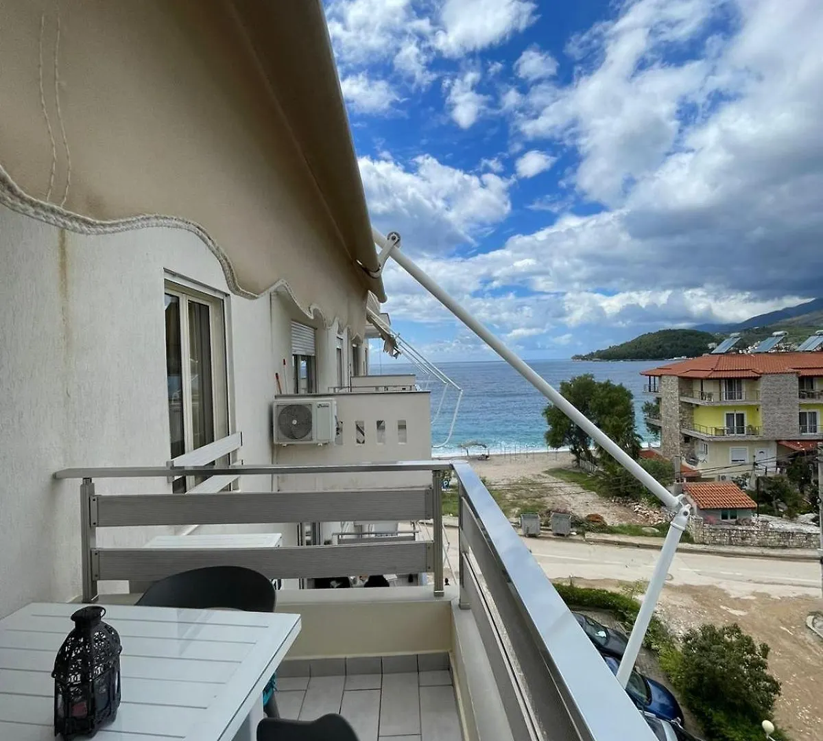 Menikos Apartments Himare